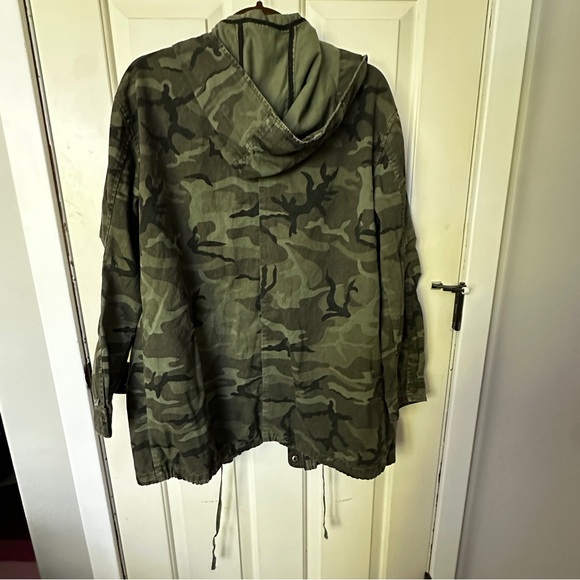 Women’s Forever 21 Green Camouflage Jacket - Picture 4 of 5